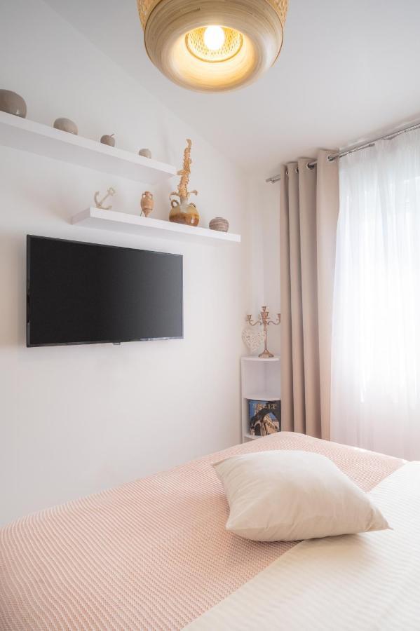 Apartment Tikvarin, Kastel Kambelovac Каштела Экстерьер фото