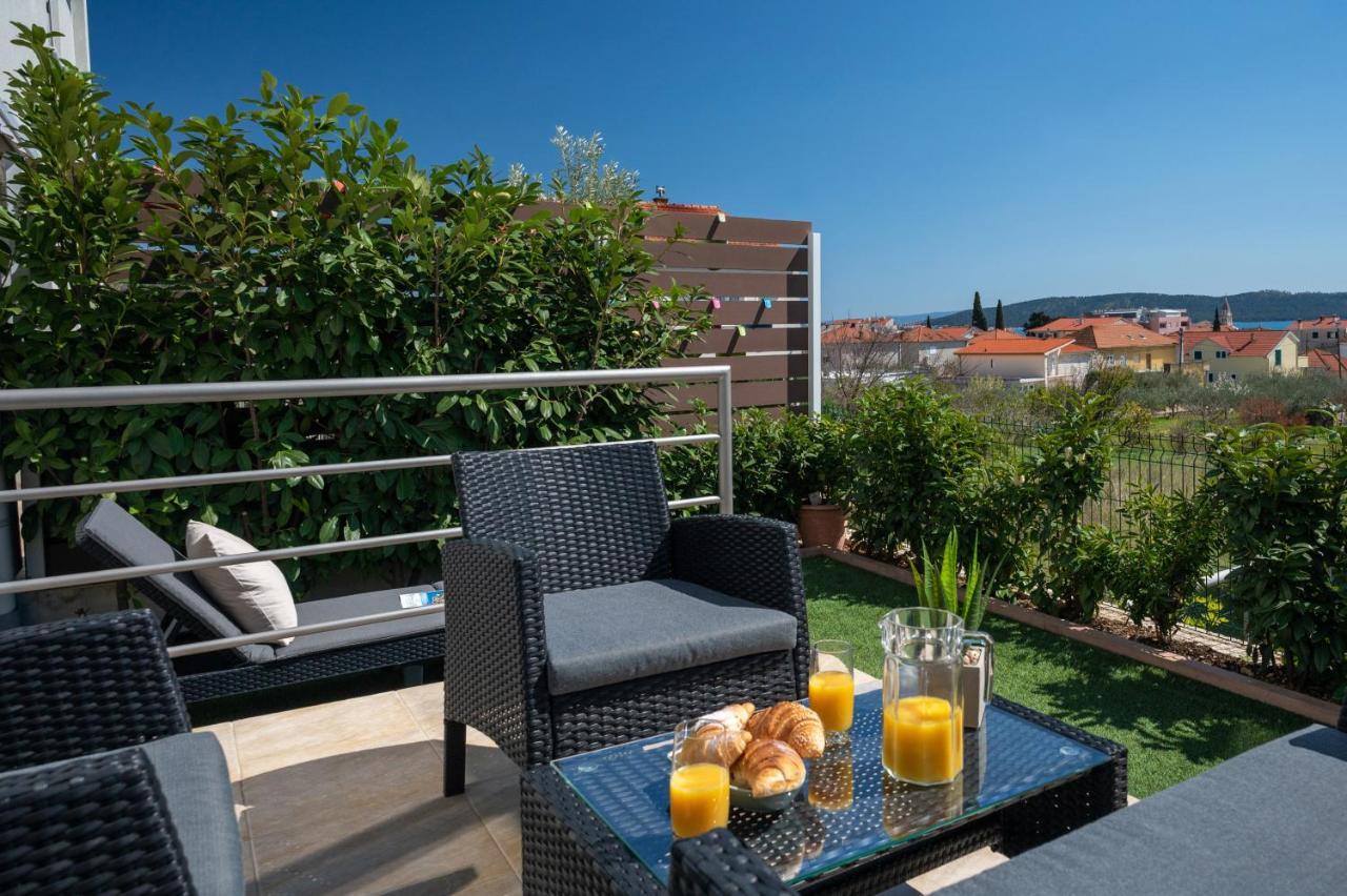Apartment Tikvarin, Kastel Kambelovac Каштела Экстерьер фото