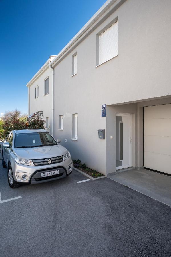 Apartment Tikvarin, Kastel Kambelovac Каштела Экстерьер фото