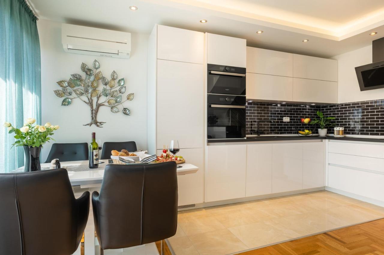 Apartment Tikvarin, Kastel Kambelovac Каштела Экстерьер фото