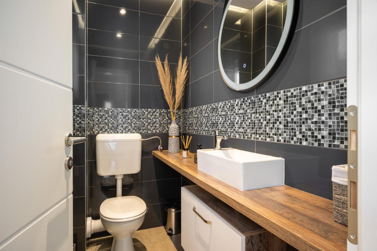Apartment Tikvarin, Kastel Kambelovac Каштела Экстерьер фото