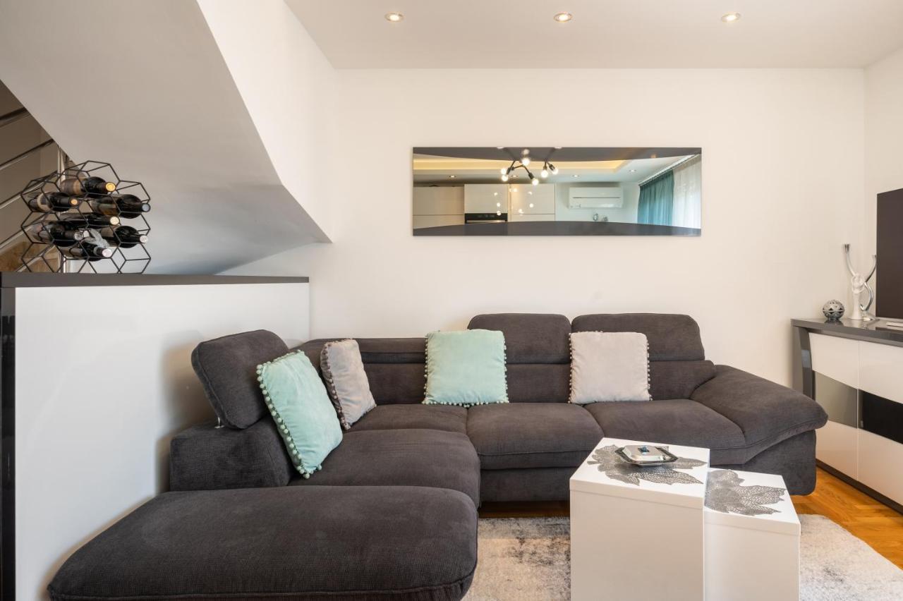 Apartment Tikvarin, Kastel Kambelovac Каштела Экстерьер фото