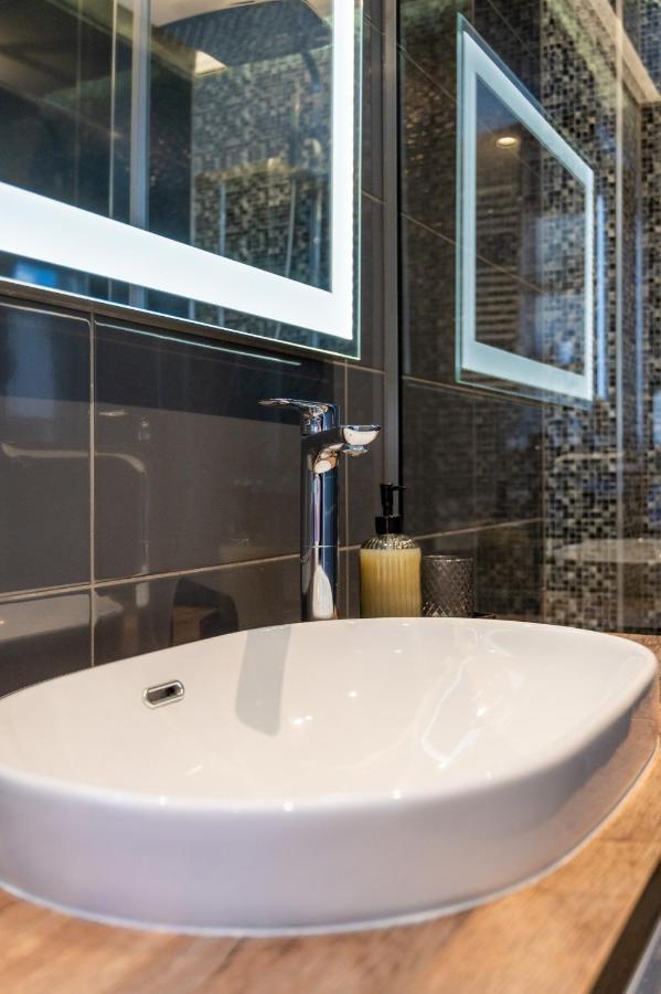 Apartment Tikvarin, Kastel Kambelovac Каштела Экстерьер фото