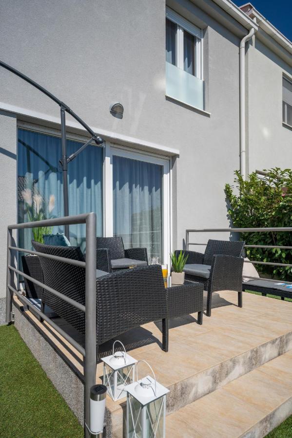 Apartment Tikvarin, Kastel Kambelovac Каштела Экстерьер фото
