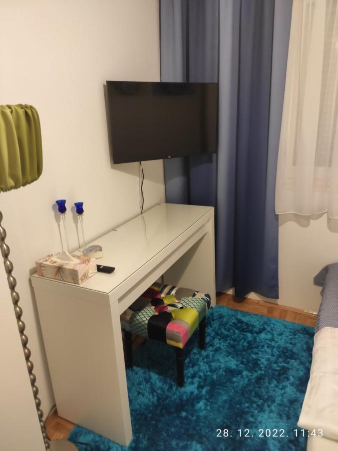 Apartment Tikvarin, Kastel Kambelovac Каштела Экстерьер фото